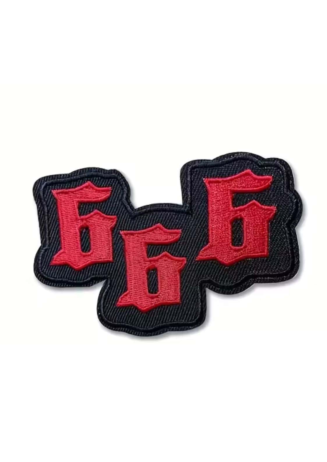Rotes besticktes 666 polyester form breite patch auf schwarzem hintergrund china shape