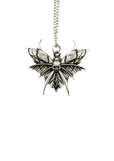 Silberne angry moth halskette mit düsterem schädelkopf und detailliertem mottendesign an passender kette