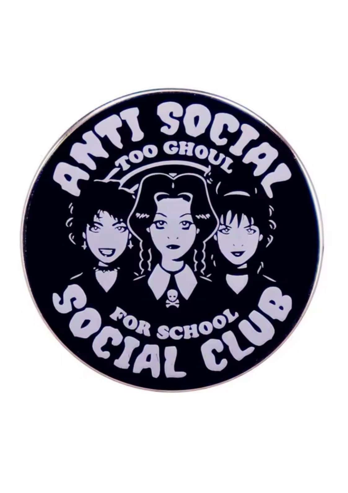 Runder pin mit drei goth mädchen im gothic stil mit bat pentagramm motiv von anti social social club