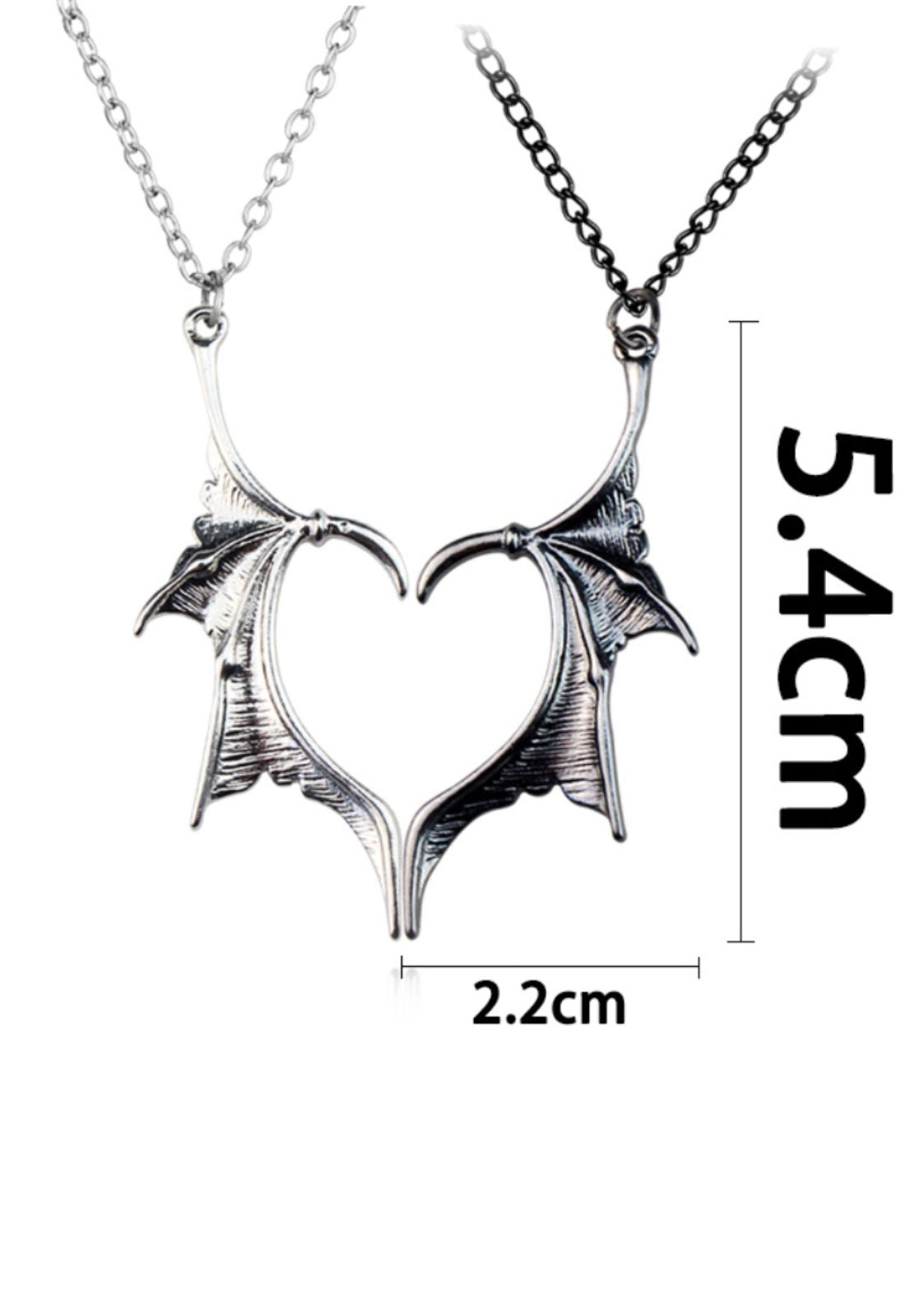 Silbernes herzförmiges Anhänger-Halskette mit Fledermausflügel-Design, Maße 2,2 cm x 5,4 cm