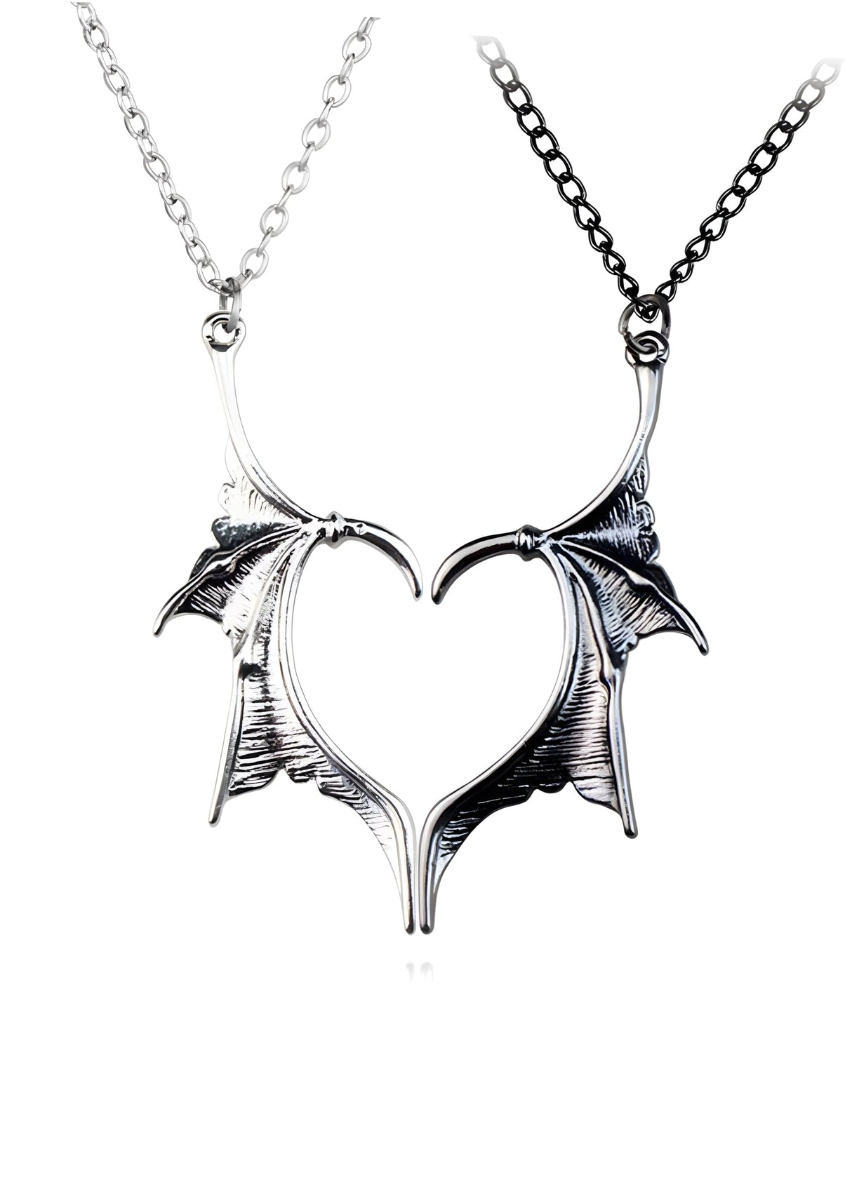 Silbernes herzförmiges Fledermausflügel-Halskette mit aufwendiger Verarbeitung und einer zarten Kette.
