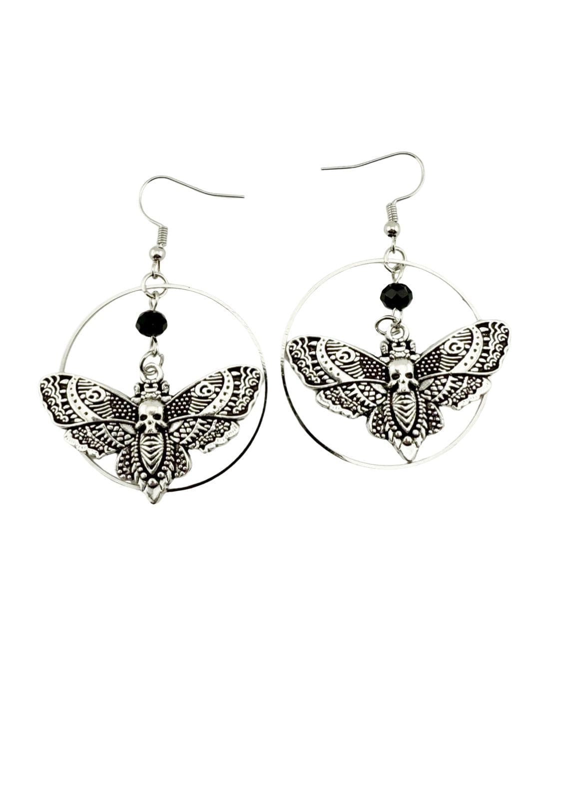 Silberne Schmetterlingsreif-Ohrstecker mit schwarzen Perlen und aufwendigen Flügel-Details.