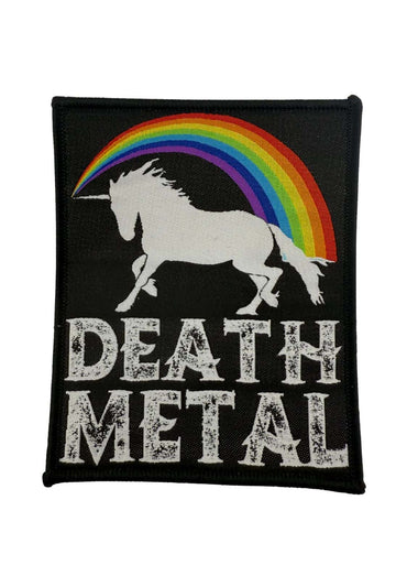 Schwarzer death metal patch mit weißem einhorn und regenbogen für gothic und horror mode
