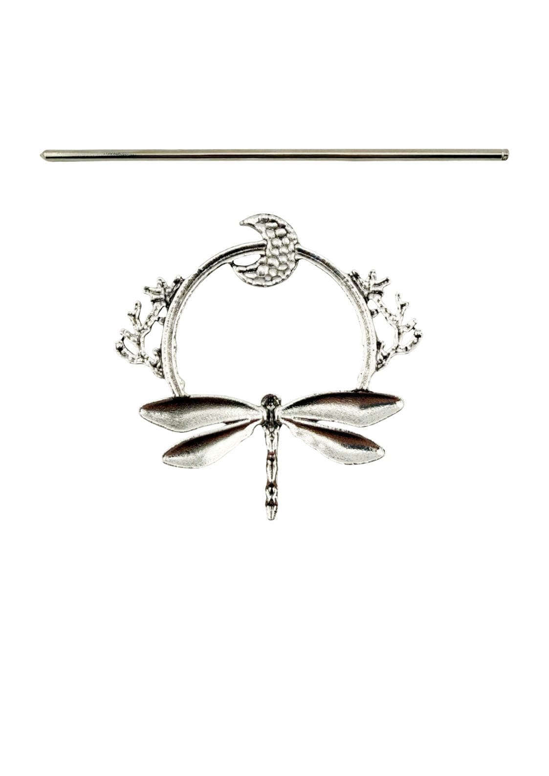 Silberne Libellenspange mit Mond- und Sternakzenten, metallische Oberfläche.