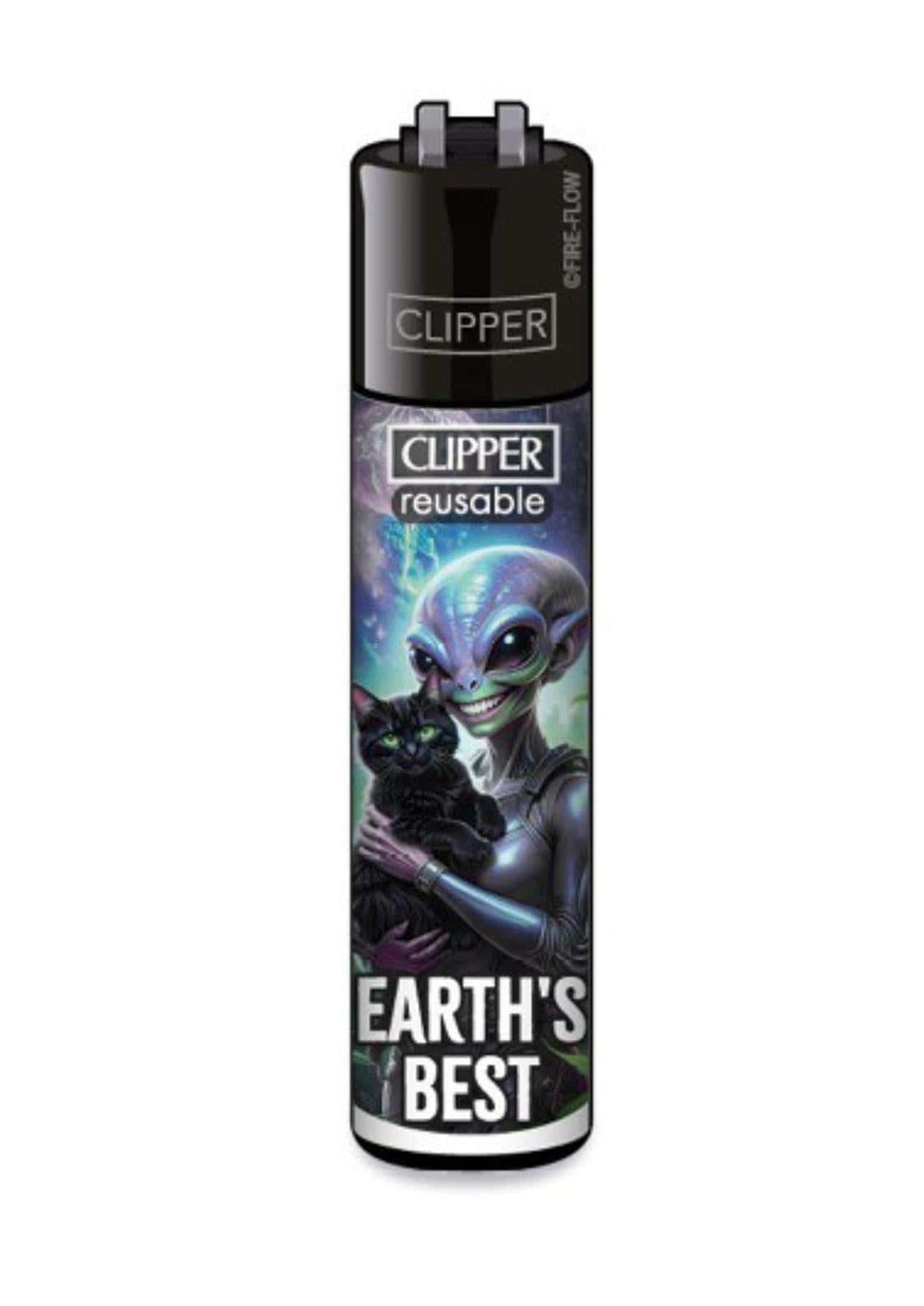Schwarzes clipper feuerzeug nachfüllbar mit vibrantem alien und katze vor kosmischem hintergrund earths best design