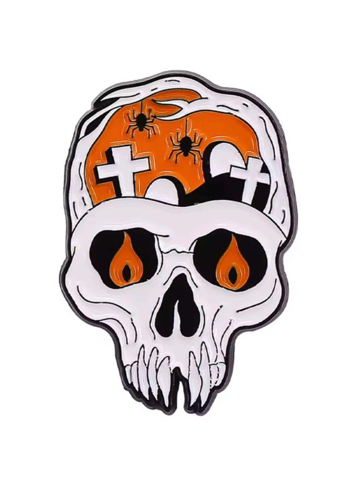Weißer gravure skull enamel pin mit schädel, feuern orange augen, schwarzer kontur und oranger friedhofsszene, gothic mode