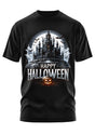 Schwarzes T-Shirt mit einem Halloween-Motiv, das ein Spukschloss, Irrlichter und Gespenster zeigt.