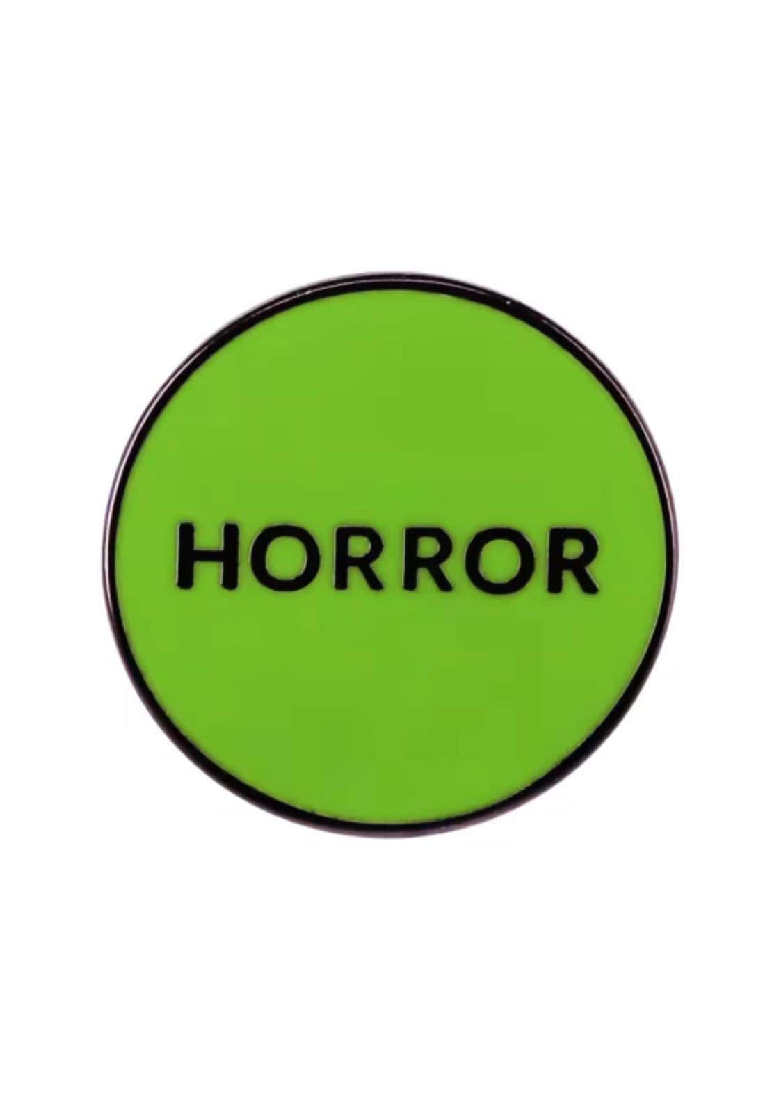 Grüner horror button pin mit bat pentagram für gothic und horror fans