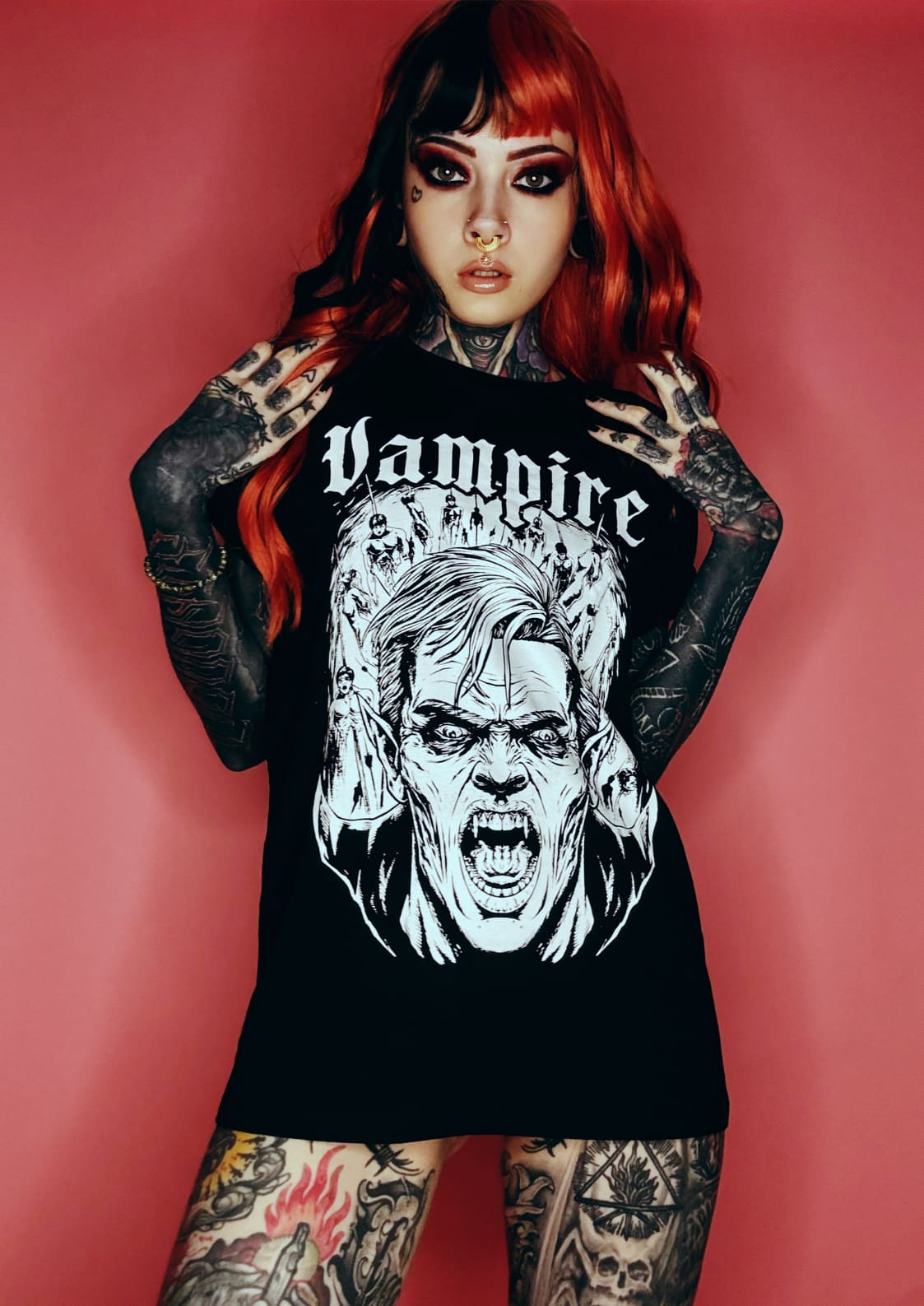 Schwarzes Gothic-Vampir-T-Shirt IMPALER mit weißer Illustration