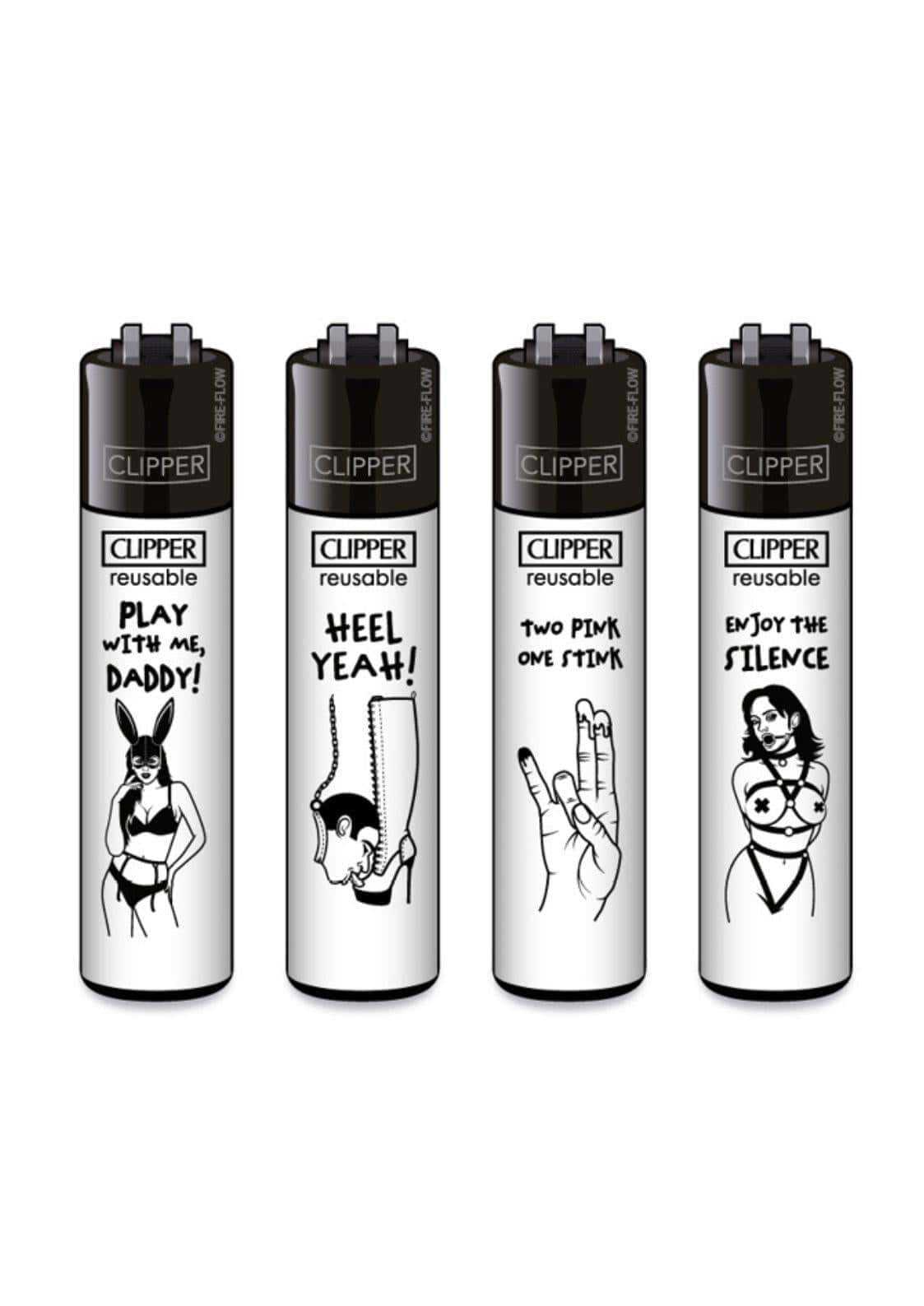 Vier schwarz-weiße clipper feuerzeuge mit illustrativem design auf silbernem körper im kinky 5 clipper lighter set