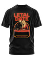 Schwarzes T-Shirt mit der Grafik ’Lethal Date’, die ein Skelett und eine Frau zeigt.