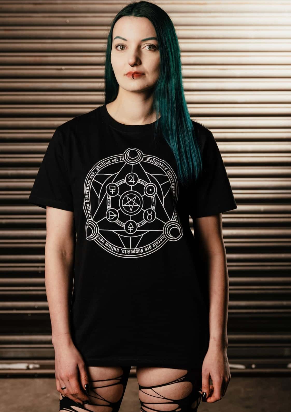 Schwarzes Gothic-Metal T-Shirt LUNAE mit weißem astrologischem Symbol