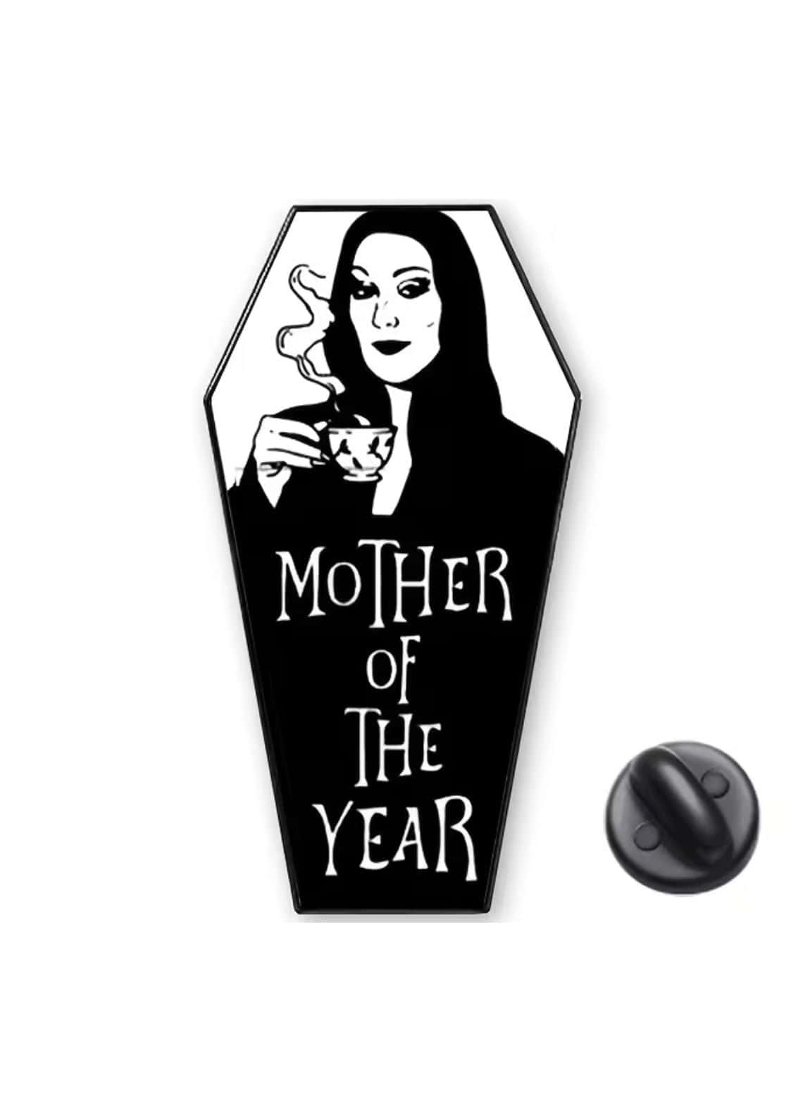 Schwarzer sargförmiger hochwertige gothic-pin mit einer frau, die eine tasse hält und mother of the year text zeigt