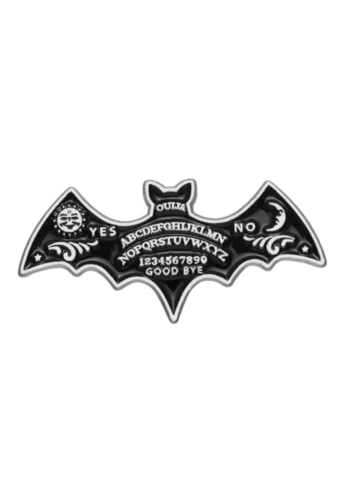 Schwarzer und silberner ouija bat pin in fledermausform mit detailreichem gothic horror design und ouija schriftzug