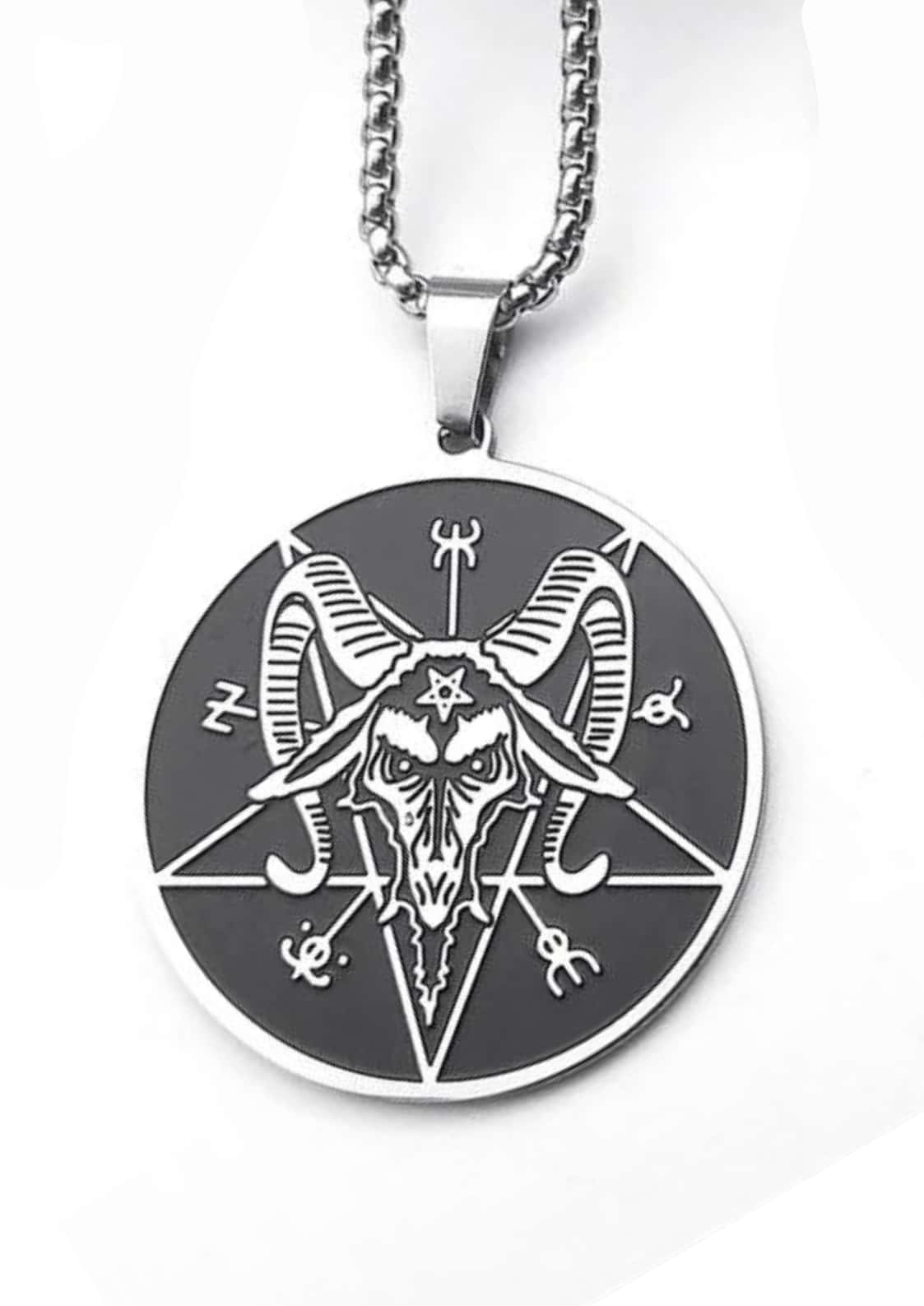 Silberne pentagram goat halskette mit detailreichem ziegen schädel und pentagramm symbol an Edelstahlkette