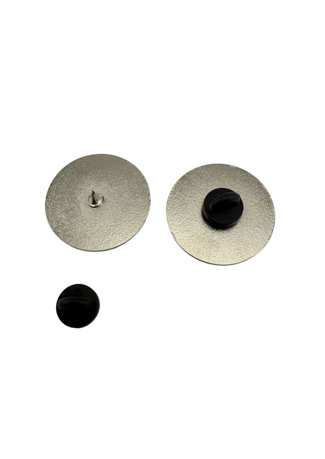 Zwei runde Metallstifte mit einer schwarzen Gummikupplung, einer davon abnehmbar.