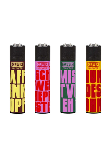 Vier bunte clipper feuerzeuge mit schwarzem körper und kontrastierenden buchstaben für gothic horror und dark fashion