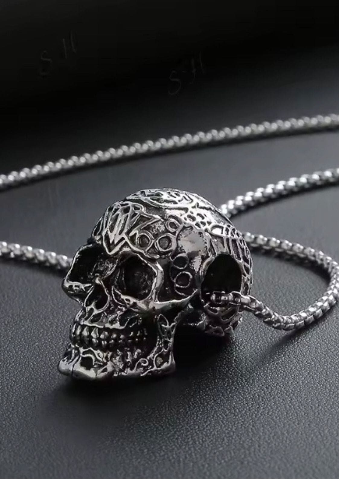 Steampunk-Silber-Schädelkette mit aufwendigem Zahnrad- und Rohrdesign