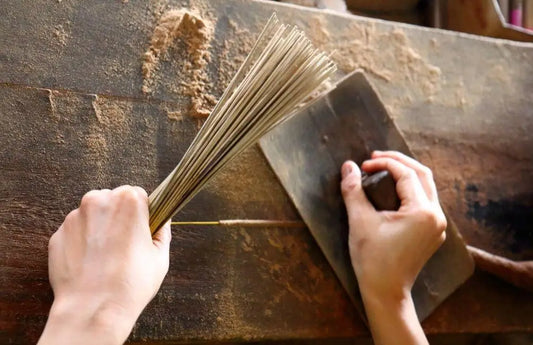 Wie werden Räucherstäbchen hergestellt?