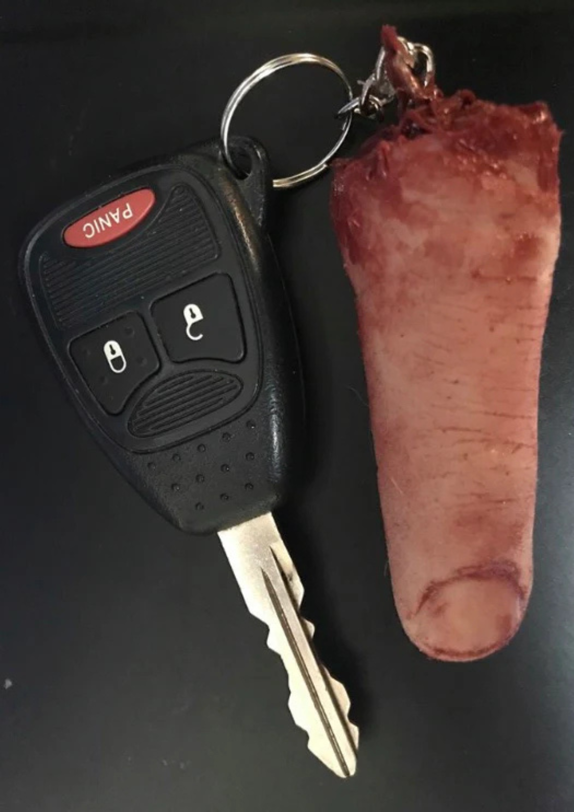 KEYCHAIN ​​WITH SEVERED FINGER - FX