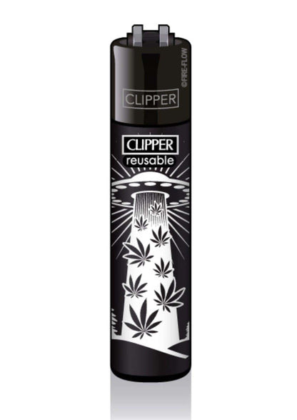 Schwarzes wiederverwendbares clipper feuerzeug mit weißem ufo design und cannabisblättern für gothic und dark fashion fans