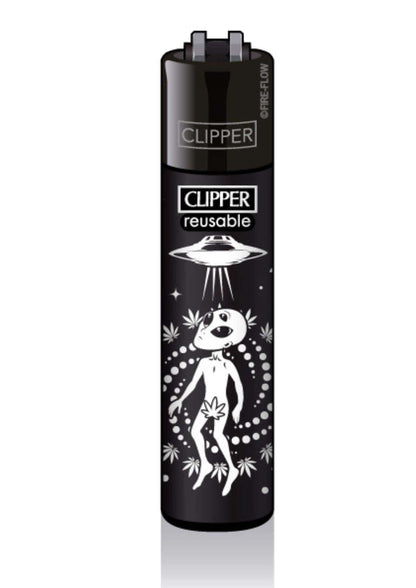 Schwarzes clipper feuerzeug mit weißem alien und ufo design sowie cannabisblättern passend zu gothic und dark fashion