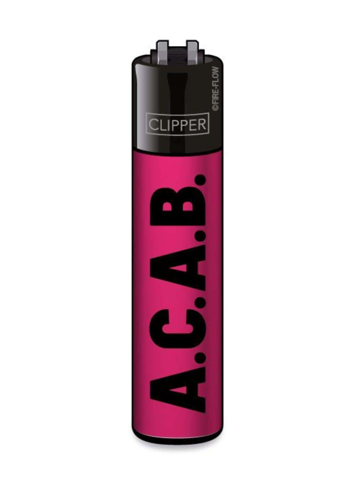 Ein nachfüllbares pinkes clipper feuerzeug mit schwarzer a.c.a.b. schrift und glänzendem finish im gothic horror style