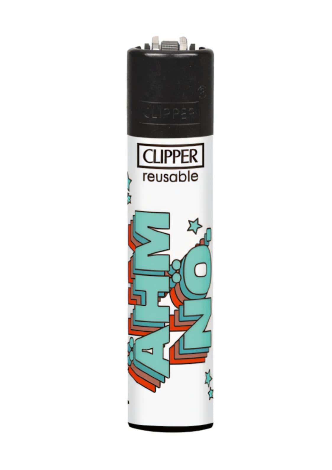 Weißer clipper feuzeug mit auffälligen türkis orange lettern und sternakzenten passend zu gothic horror dark fashion style