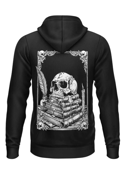 Schwarzer zipper hoodie mit einer detaillierten schwarz-weißen grafik eines schädels auf büchern und okkulter symbolik