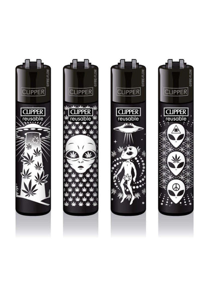 Schwarzes clipper feuerzeug nachfüllbar mit weißen alien ufo und cannabis designs ideal für gothic szene fans