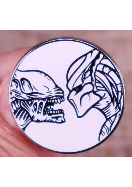 ALIEN AND PREDATOR - PIN