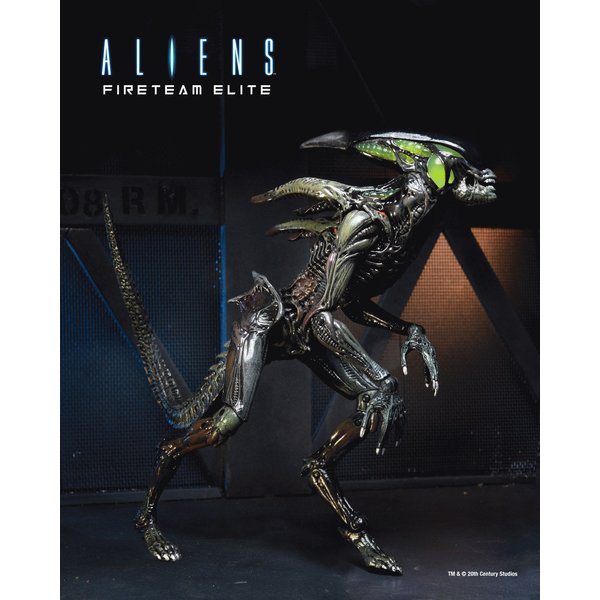 ALIEN SPITTER ALIEN - FIGURE - ACTIONFIGUREN