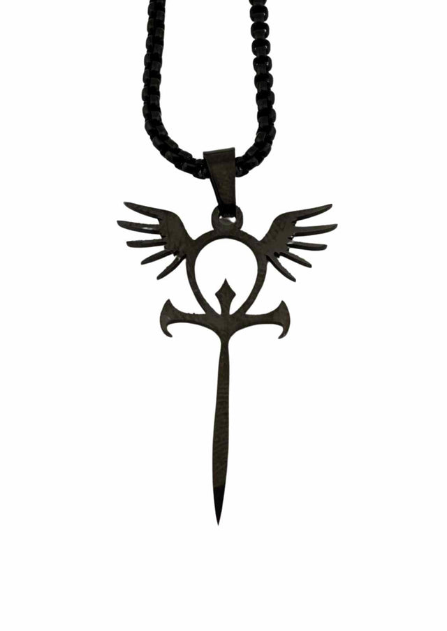Schwarze Ankh-Halskette mit Flügeln.