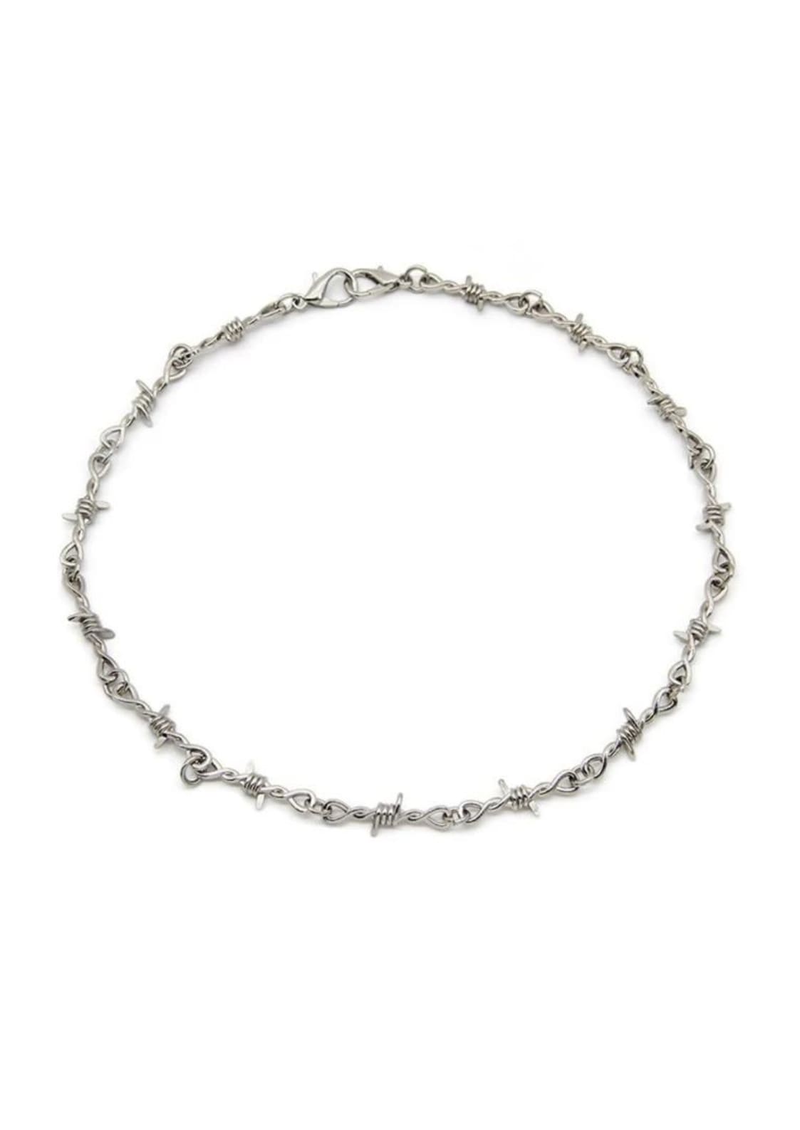 Silberner Stacheldraht-Kettchen in gotischem Metall-Design