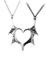 Silberne Fledermausflügel-Herz-Kette mit aufwendiger Verarbeitung und einer zarten Kette.