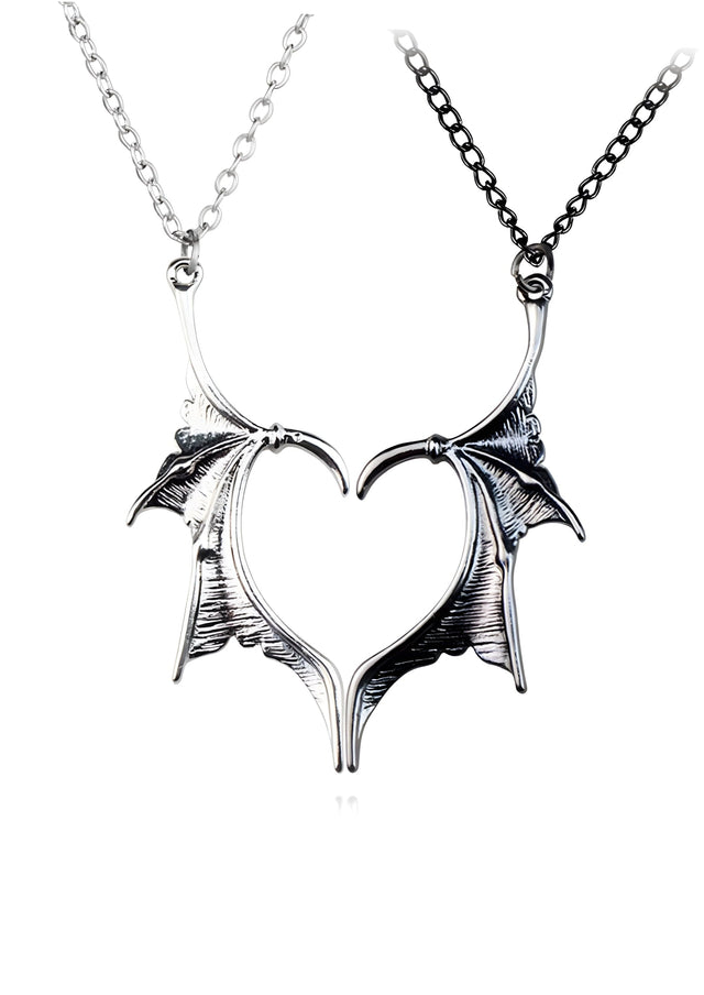 Silbernes herzförmiges Fledermausflügel-Halskette mit aufwendiger Verarbeitung und einer zarten Kette.