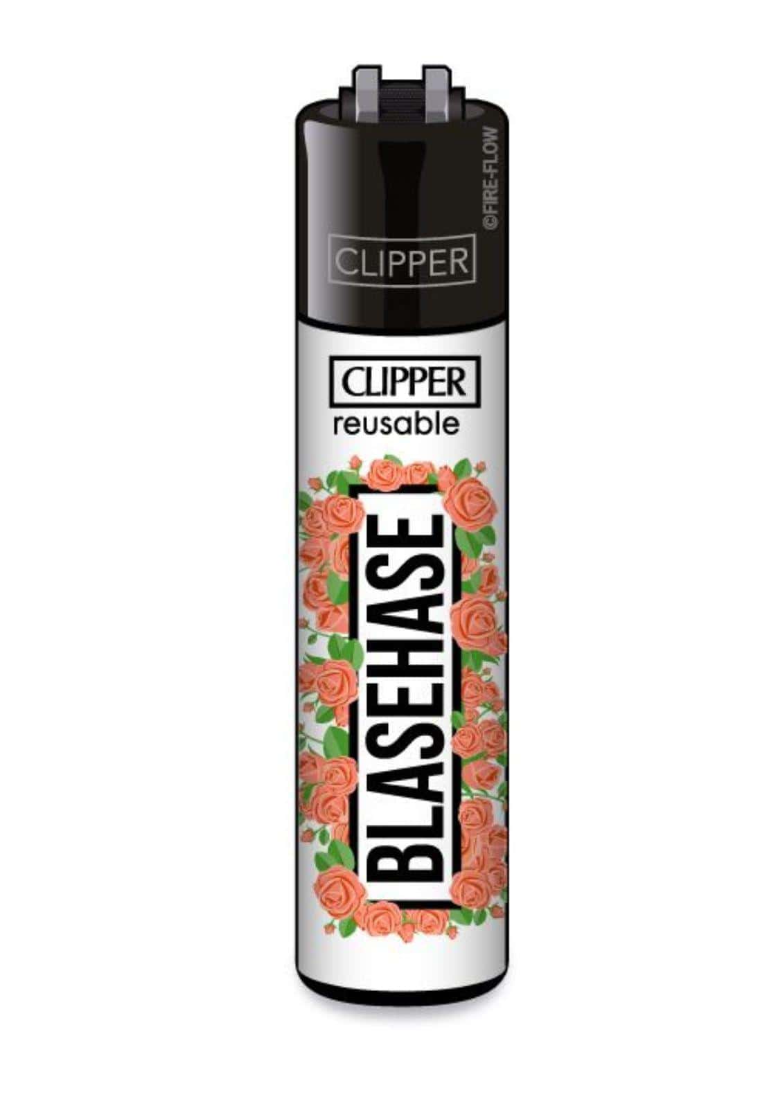 Ein schwarzes und weißes clipper feuerzeug mit floralem design aus pfirsichrosen und grünen blättern für gothic kleidung
