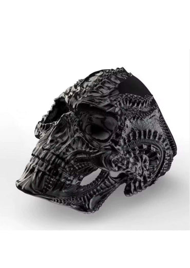 Biomechanic skull black ring mit glänzendem finish und fein strukturierter oberfläche aus schwarzem metall