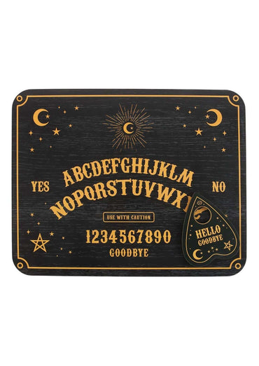 Schwarzes holz ouija board mit goldenen lettern und himmlischen motiven sowie passendem herzförmigem planchette für gothic horror fans