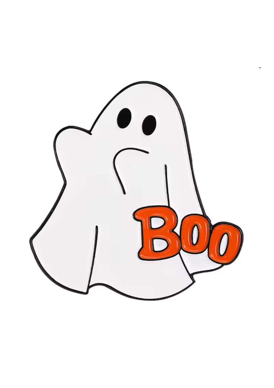 Weiße cartoon-geister-pin mit schwarzen augen und orangem boo schriftzug im gothic horror stil für gothic kleidung
