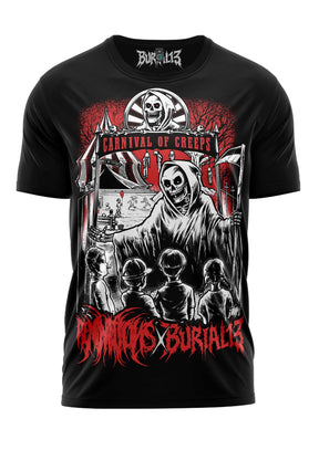 Schwarzes T-Shirt mit einem detaillierten Grafikmotiv des Sensenmanns auf einem verlassenen Karneval mit roten und weißen Akzenten, designed by burial13.