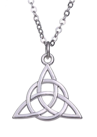 Silberner keltischer triquetra anhänger mit passender kette im gothic stil celtic knot halskette