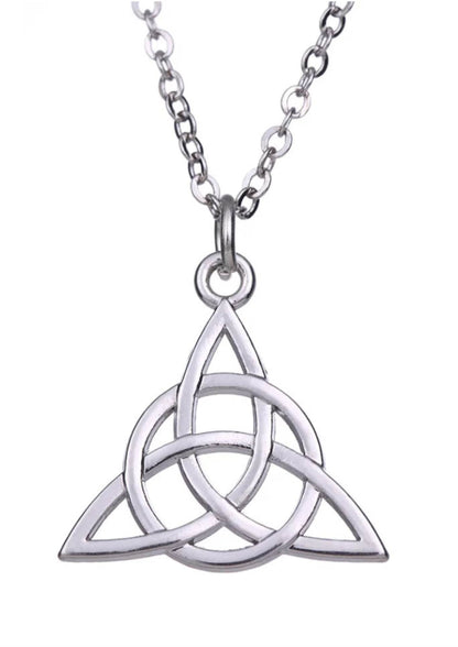 Silberne keltische Knoten Triquetra-Halskette aus Metall