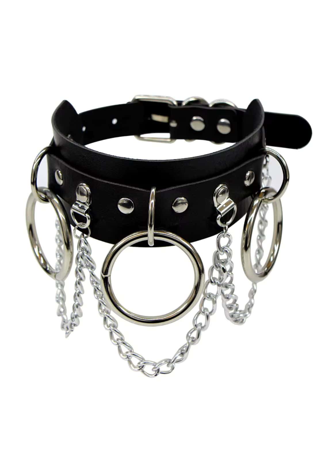 Schwarzes Lederhalsband mit silbernen Ringen und Ketten.