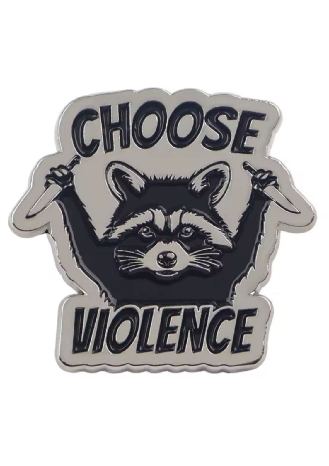 Waschbär mit Messern Emaille-Anstecknadel.