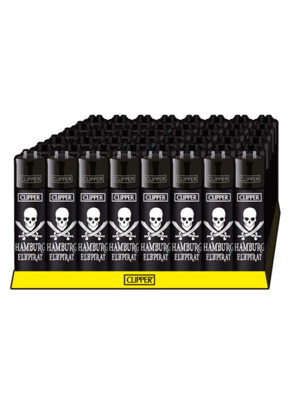 Schwarzes nachfüllbares clipper feuerzeug mit weißem schädel und gekreuzten knochen design und hamburg eleppirat schriftzug in bold, ideal für gothic kleidung und horror stile