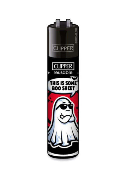 Schwarzes nachfüllbares clipper feuerzeug mit cartoon-gespenst und text this is some boo sheet auf rotem hintergrund