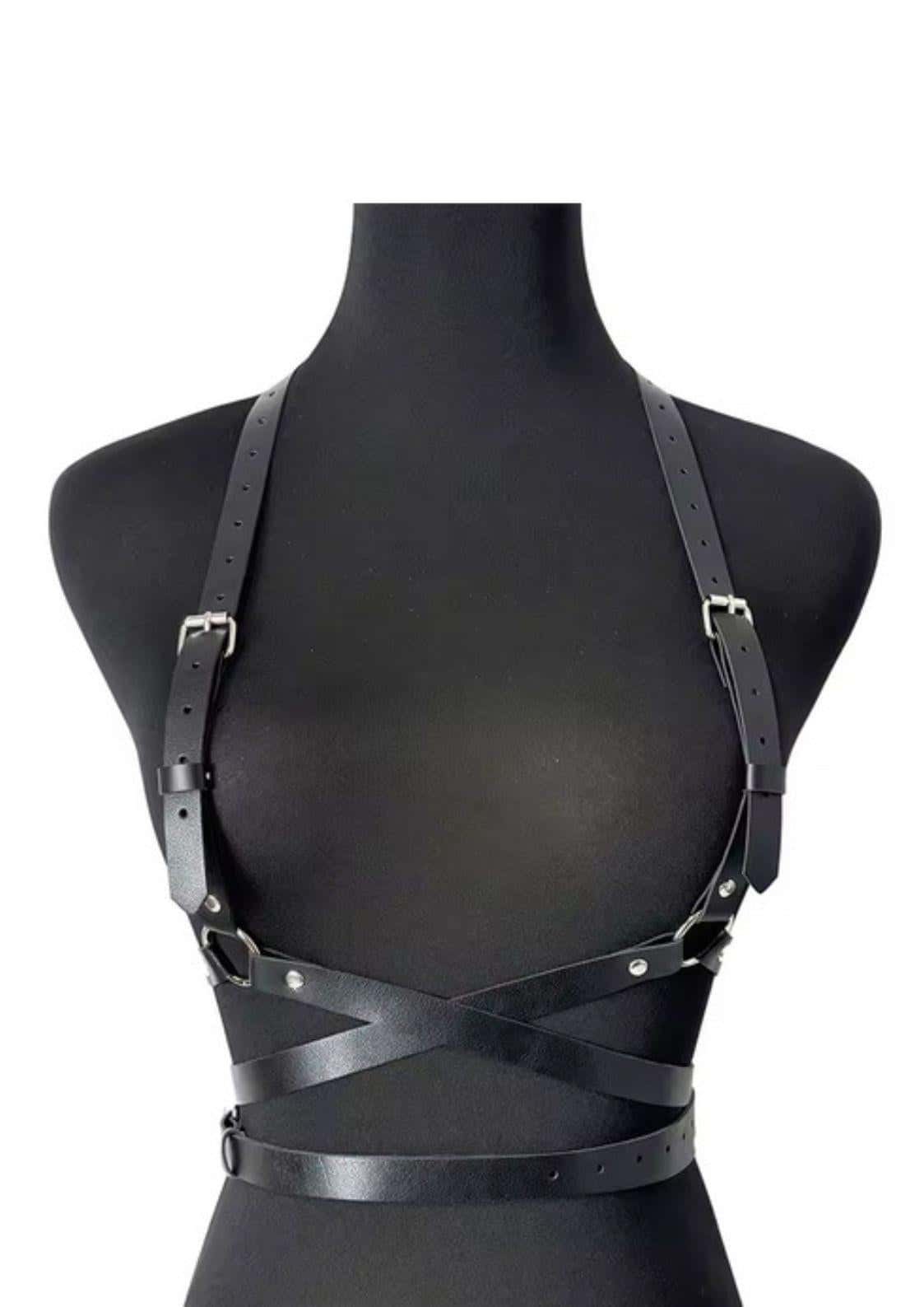 Schwarzer pu leder harness mit verstellbaren riemen und silbernen schnallen für gothic dark fashion