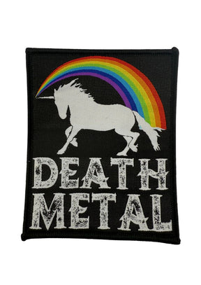 Schwarzer Aufnäher mit einem weißen Einhorn und einem Regenbogen.