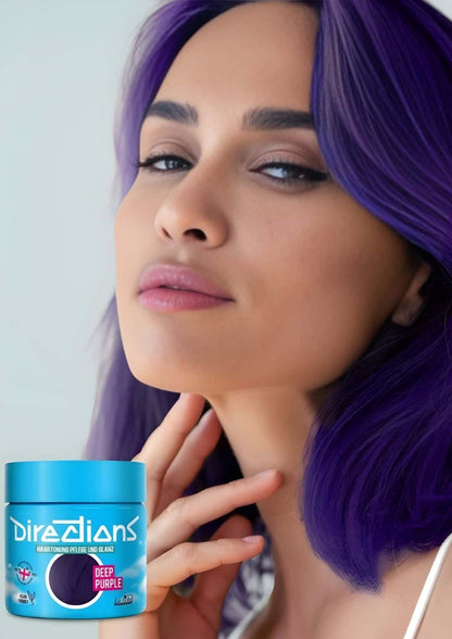 Ein lebendiger blauer zylinderbehälter mit tiefvioletter semi-permanenter haartönung directions 100ml